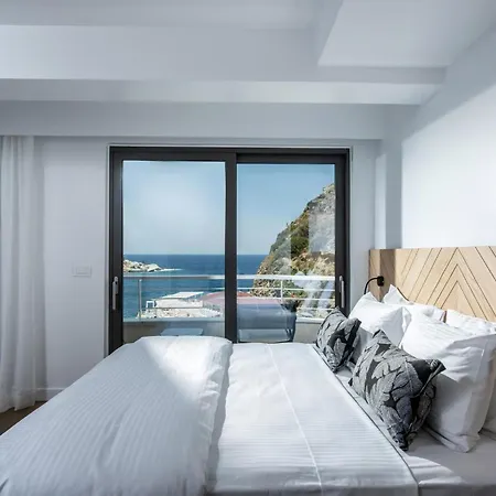 Villa Made By The Sea 4 *